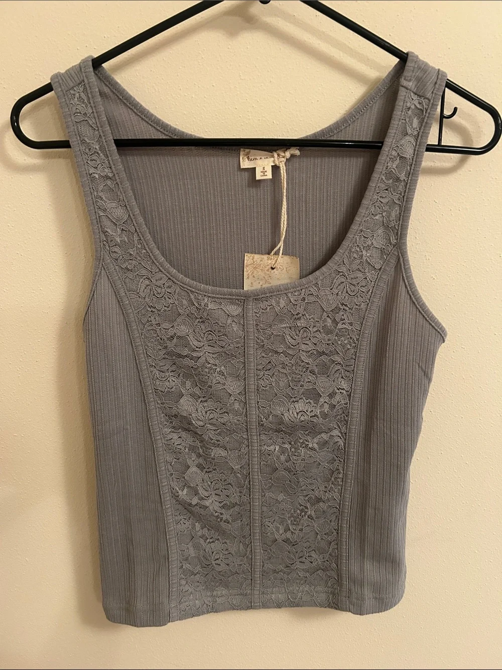 Hem & Thread Ribbed Lace-Panel Tank Top - Light Gray - Picture 5 of 7